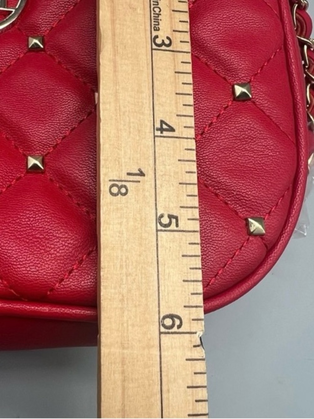Badgley Mischka Red Diamond Quilted Chain Camera Bag - NWT! - Picture 7 of 9